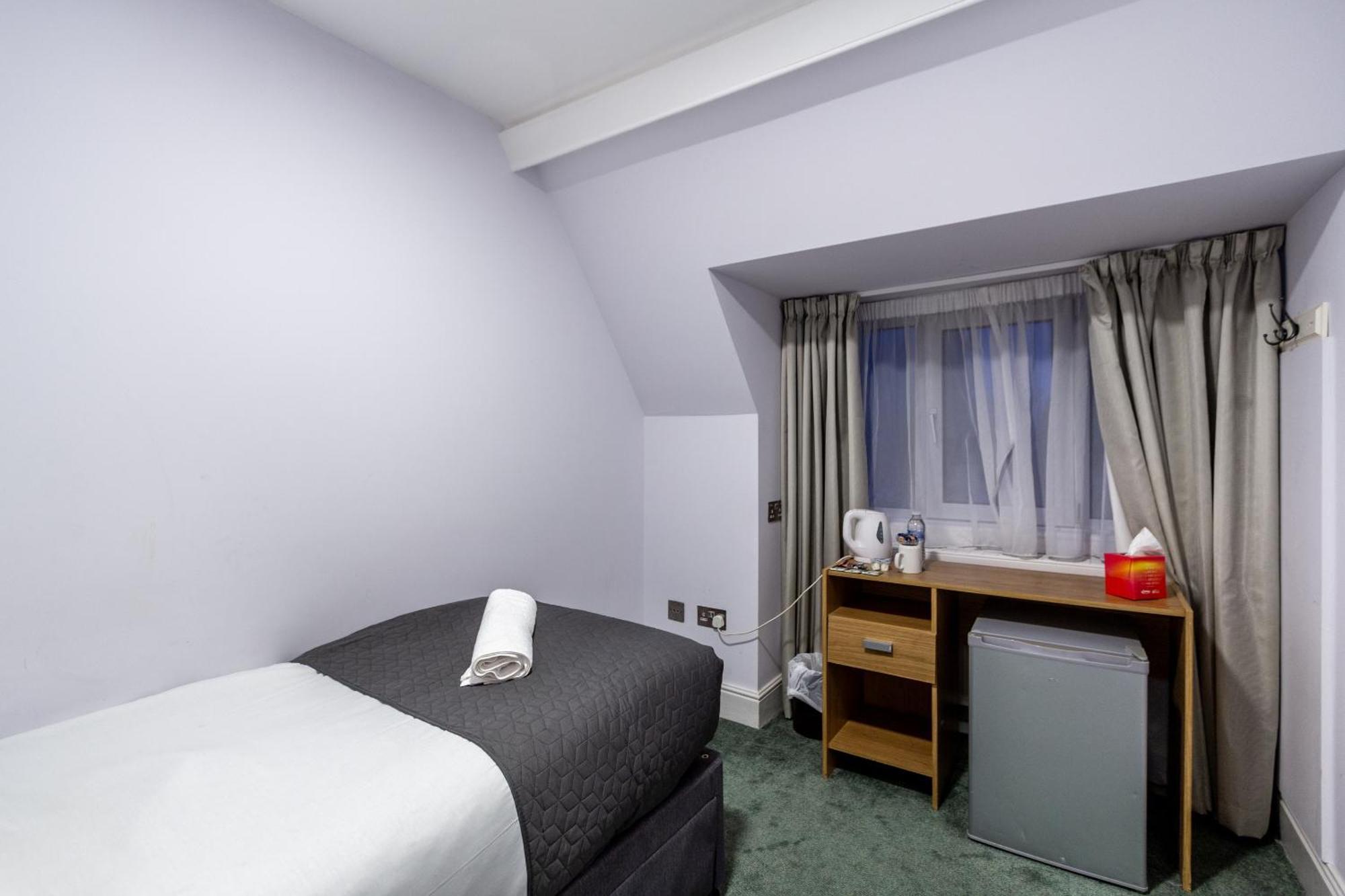 London Gatwick Inn Esterno foto
