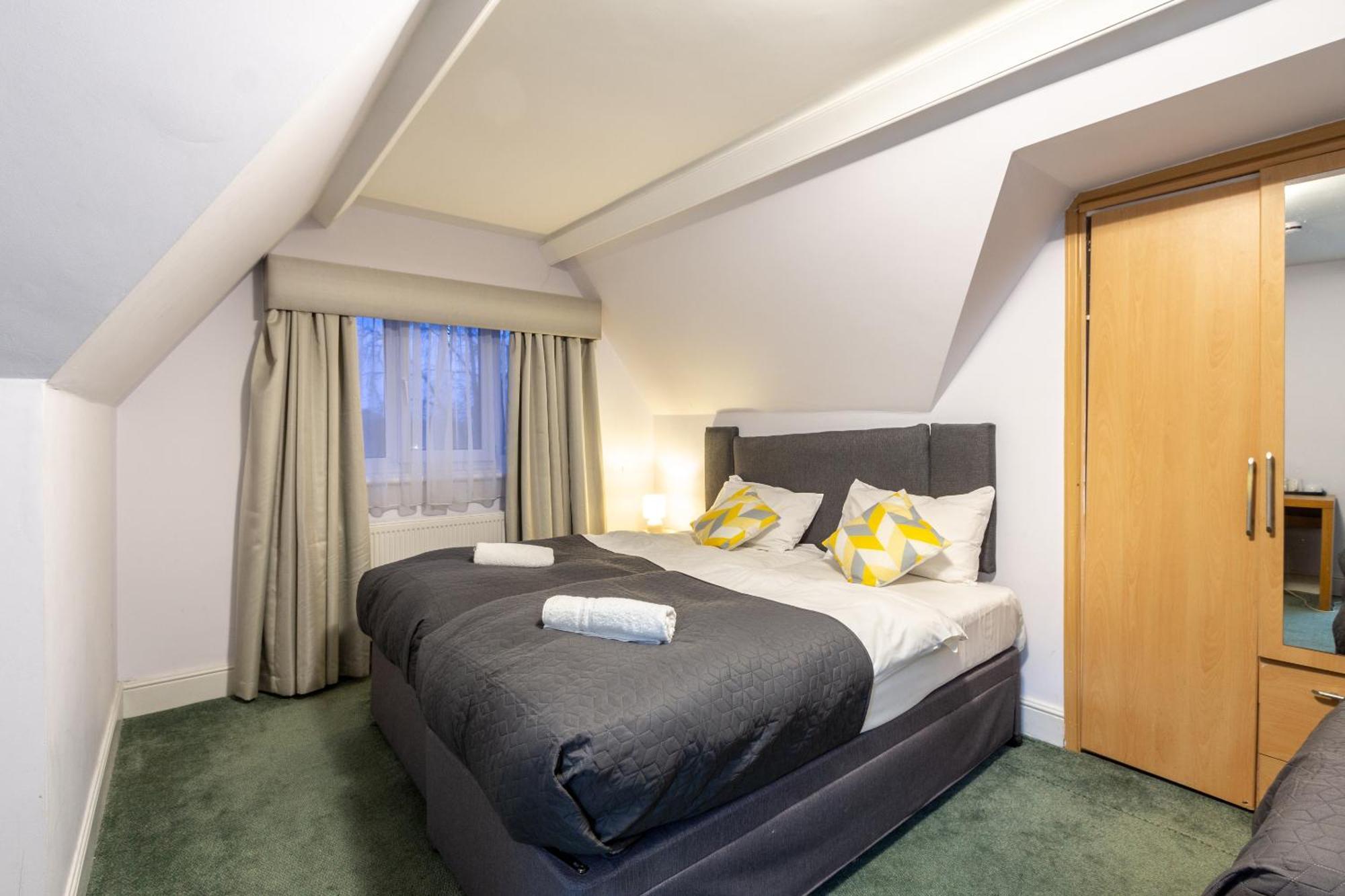 London Gatwick Inn Esterno foto