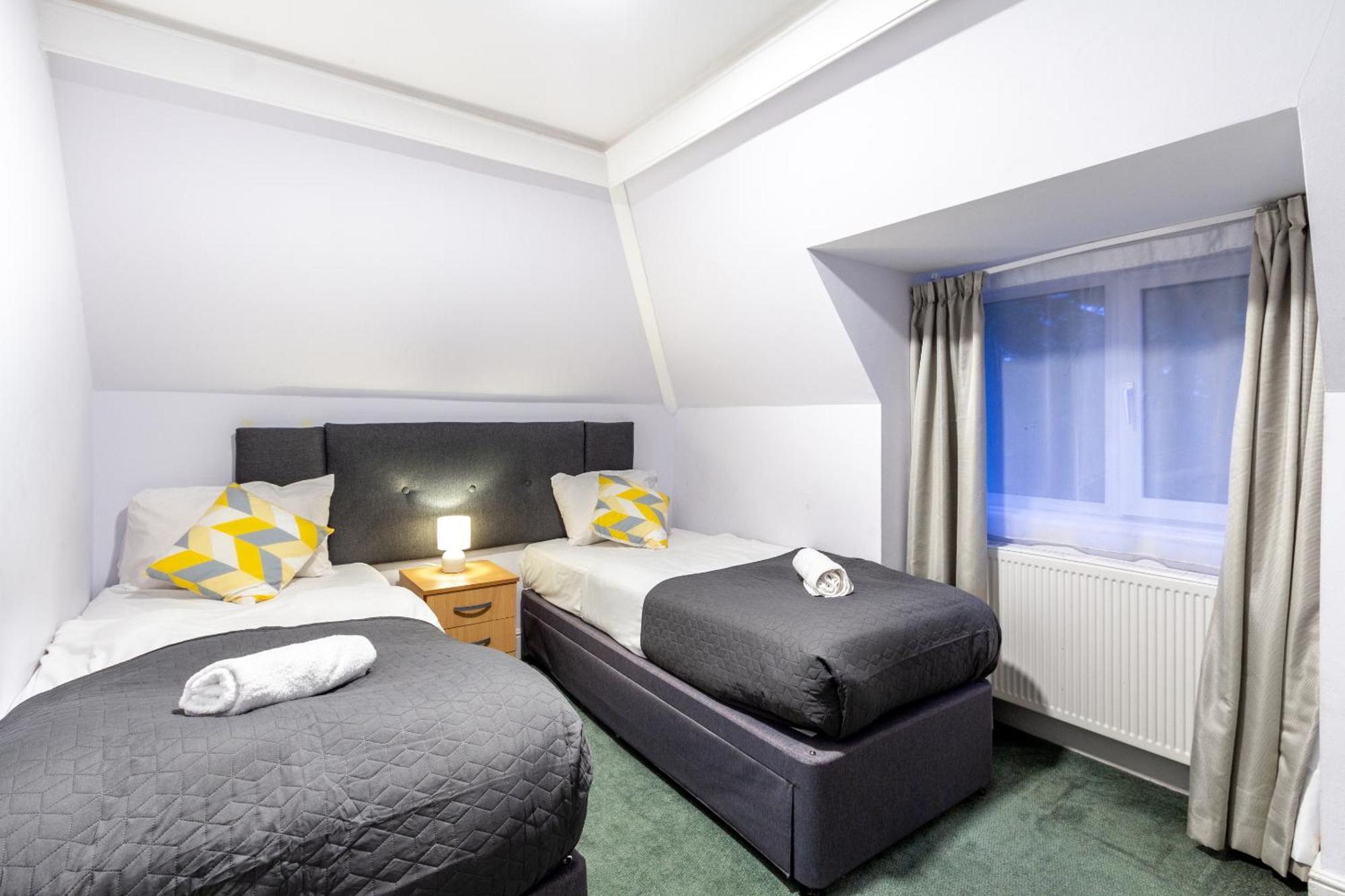 London Gatwick Inn Esterno foto