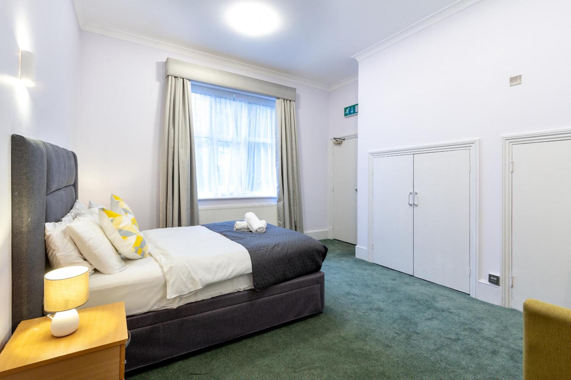 London Gatwick Inn Esterno foto